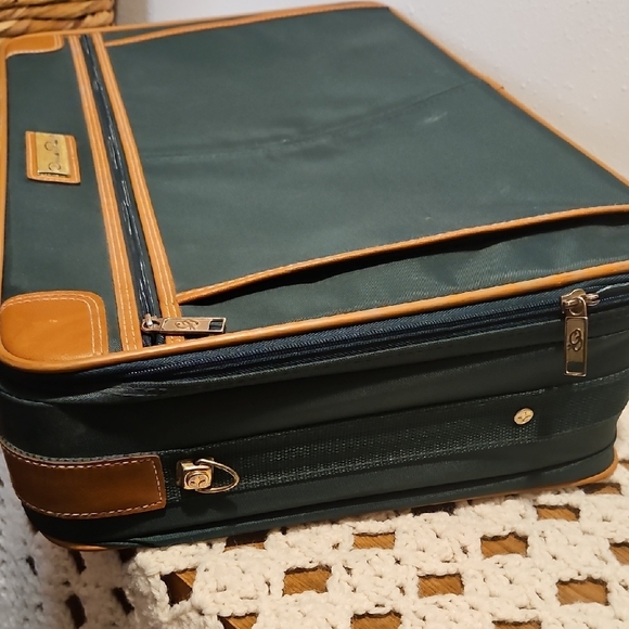Oscar De La Renta Vintage Canvas Green & Tan Luggage Suit Case - Picture 8 of 16